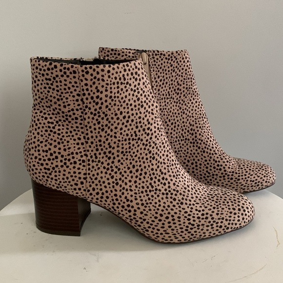 LOFT Leopard Print Beige-Black Ankle Booties sized 8 zipper animal tan‎ brown - Picture 1 of 12